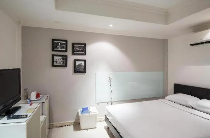 House Hotel